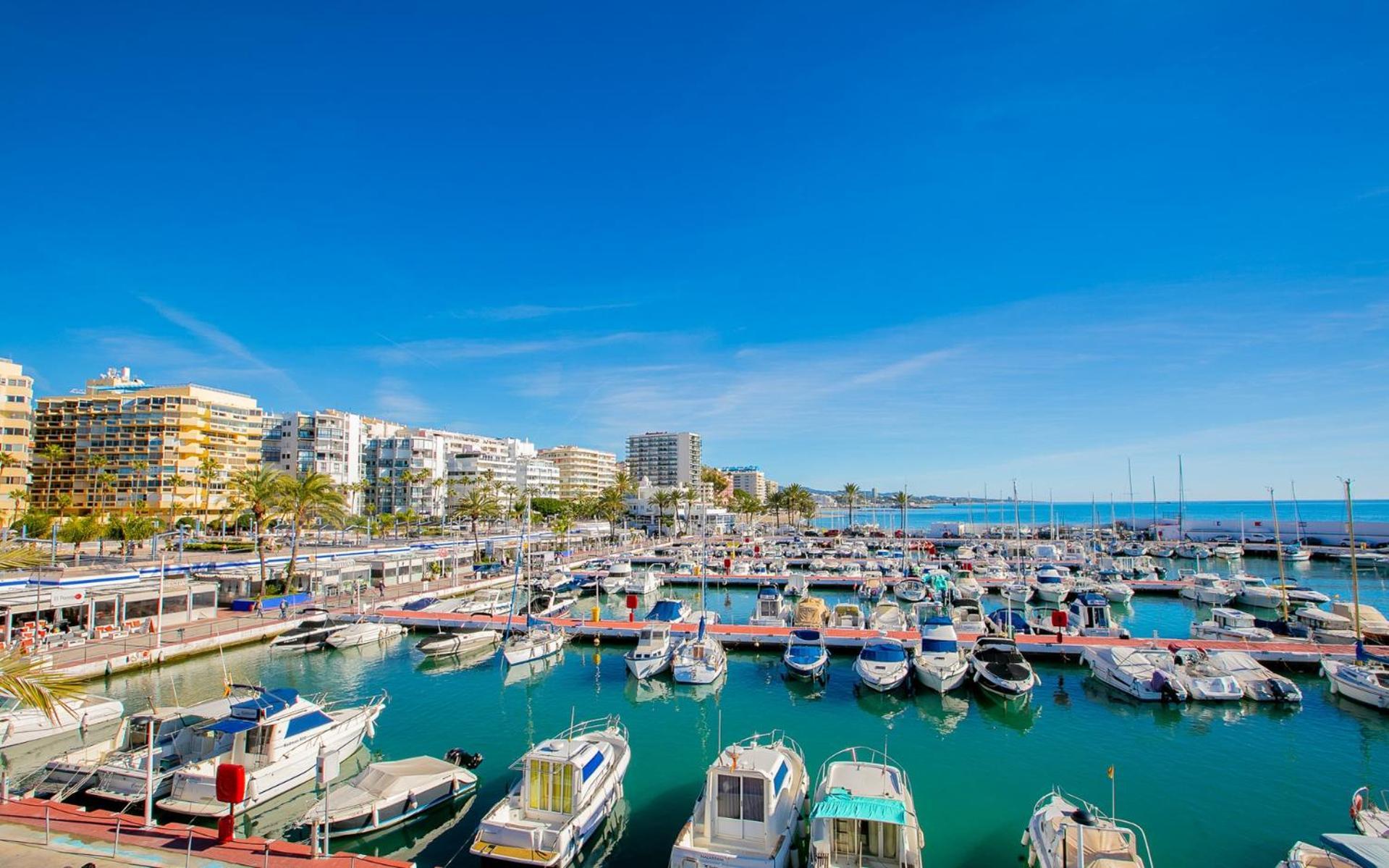 Apartament Bright, Central, Close To The Sea, Parking And Wifi