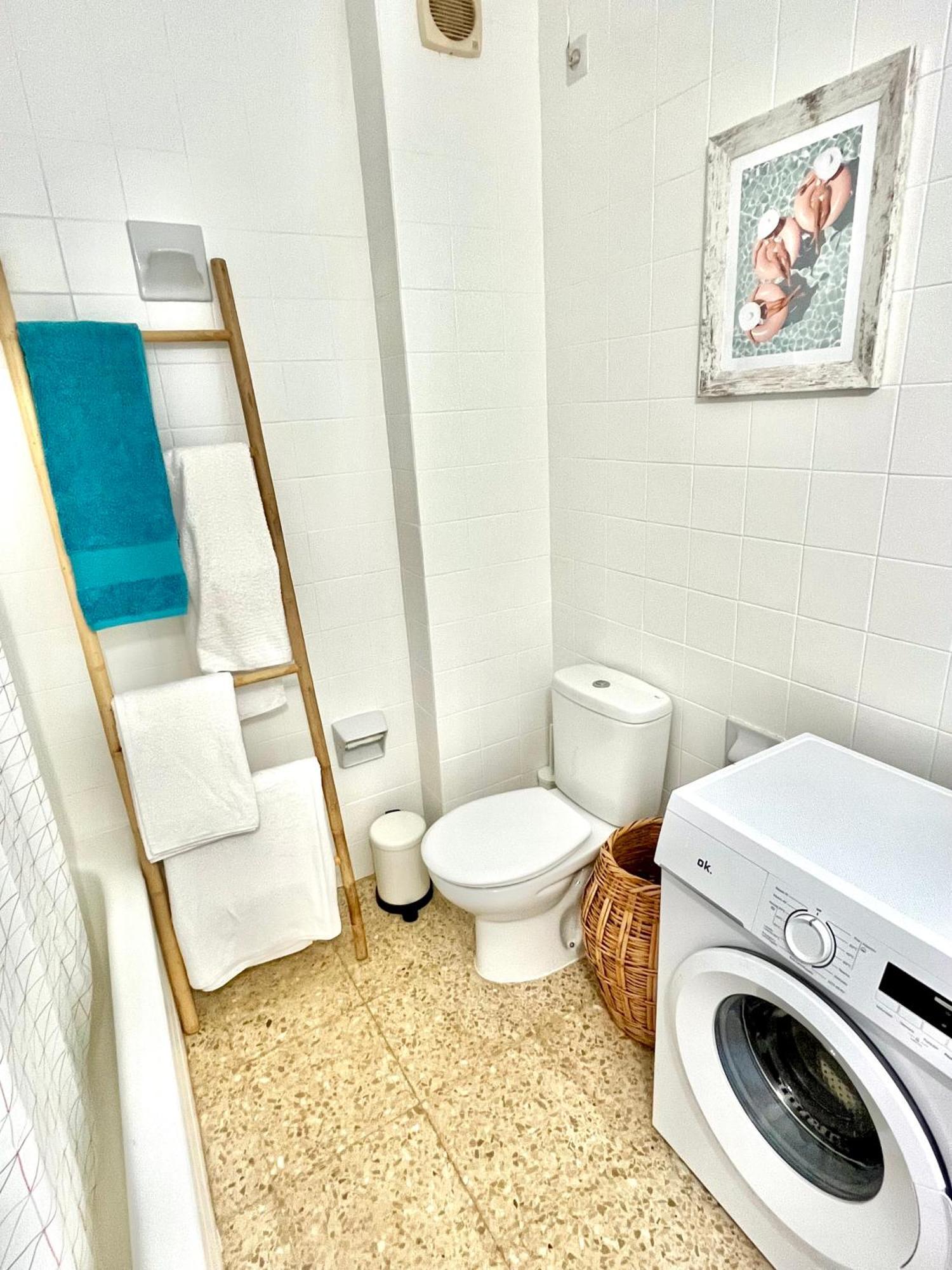 Bright, Central, Close To The Sea, Parking And Wifi Appartement *